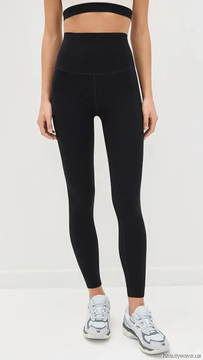 If you plan to wear leggings in 2025, please stick to styles like these, these, and these.
