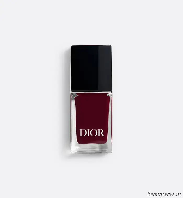 Sorry, French Tips — Die Modewelt trägt diese Anti-Trend-Pedikürefarbe 365 Tage im Jahr
