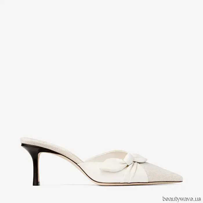 Nicht Wedges, nicht Flip-Flops&mdash;Sienna trug einfach Jeans mit einem Schuhtrend, den ich wirklich nie erwartet hätte, sie darin zu sehen.