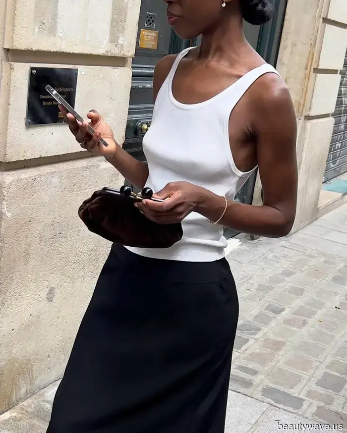 Chic French women are aware that these 7 essential wardrobe pieces are crucial for achieving an expensive look during the summer.
