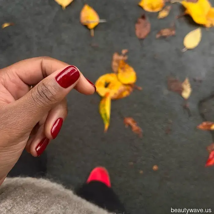 The Most Fashionable Individuals Are Donning These 11 Nail Colors Recommended by Experts This September
