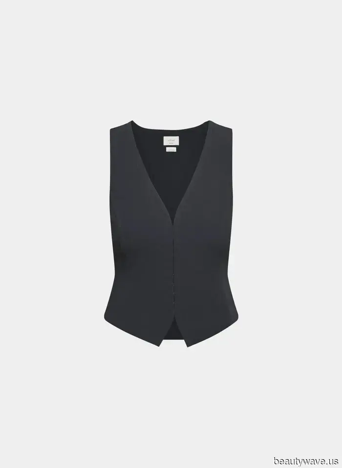 My little sisters believe I'm wealthy—here are the items under $150 that are giving them that impression.