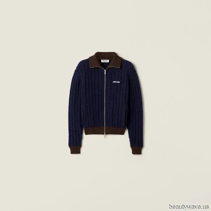 De repente, todos con buen gusto están combinando estas 7 tendencias de punto con jeans, faldas y leggings.