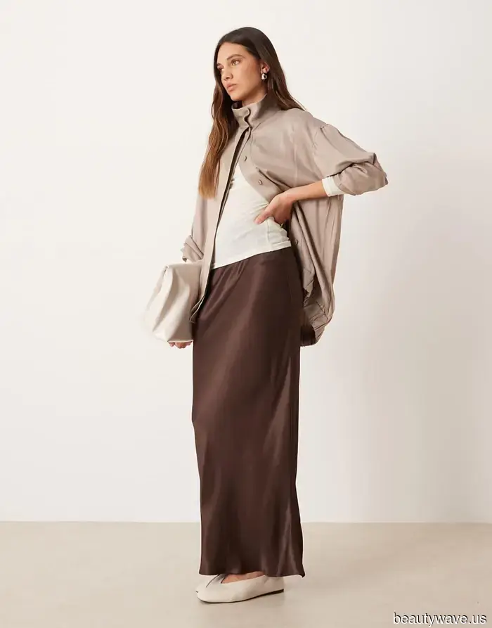 Every stylish woman is donning this "plain" yet sophisticated skirt—apologies to minis and maxis!