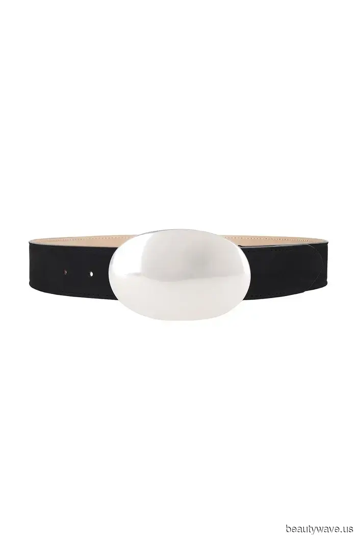 Los editores de Who What Wear me dijeron sus 25 mejores hallazgos de moda de este mes.