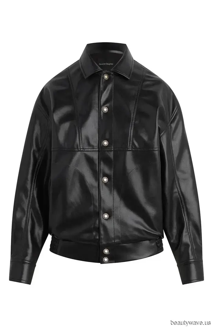 Одежда без лишних хлопот, которую носит Хлоя Севи́ньи, когда хочет выглядеть стильно в Нью-Йорке, не прилагая усилий.