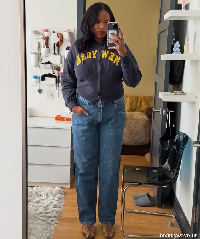 These combinations of jeans and sneakers are considered "out," but these options feel very much like 2026.