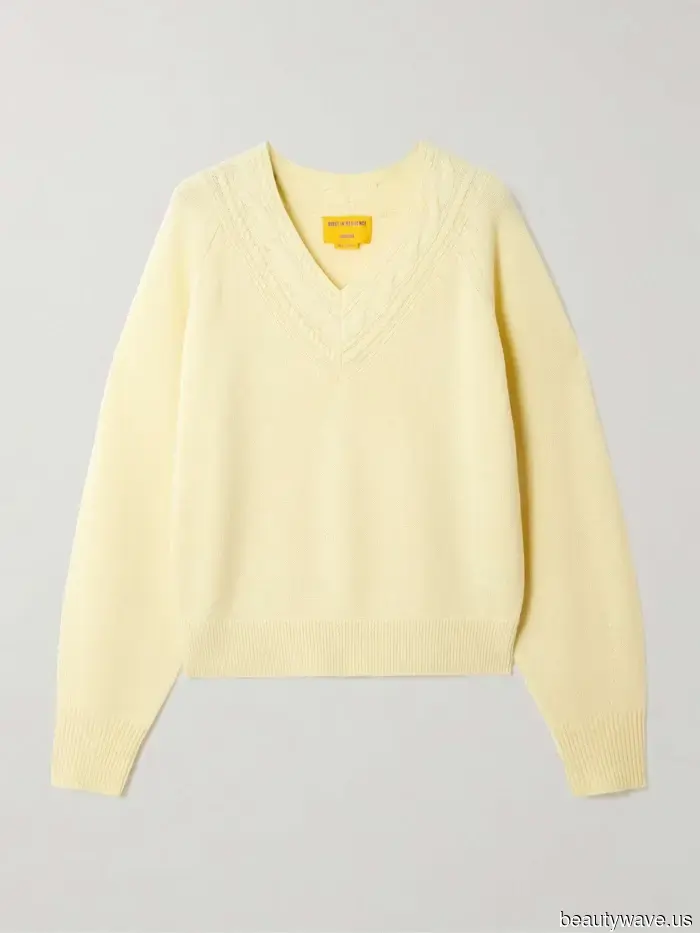 These 5 Outfits Show That Fashion's Beloved "Ugly" Shoe Pairs So Well with Denim.