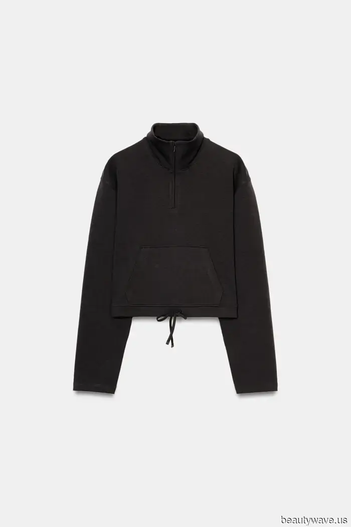 The hot trend that's quickly selling out everywhere is the trendiest option to pair with white jeans right now.