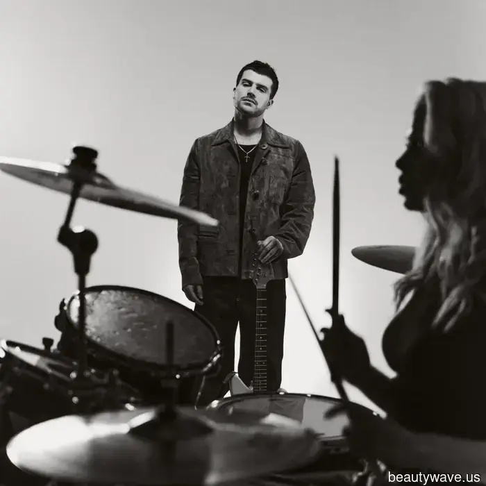 Лео Канделаки изменил восприятие столичных девушек в своей песне «Москвичка» — стоит послушать всем.