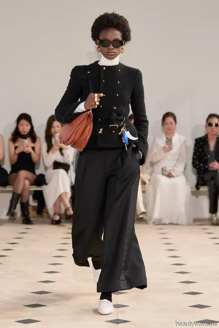 Ballet flats seem quite outdated compared to these 7 emerging trends in flat shoes.