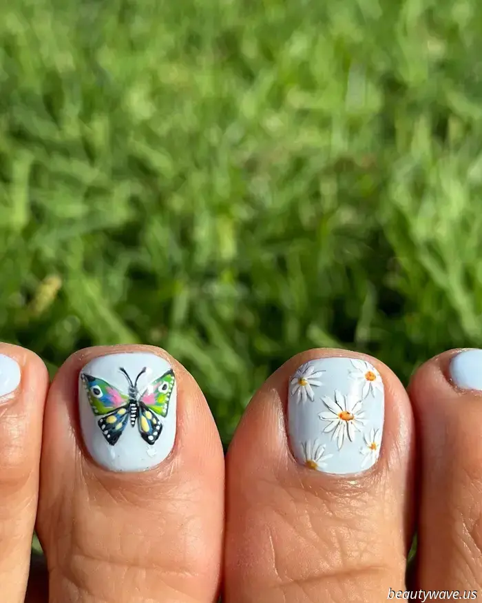 In my opinion, only the most stylish people will adopt this contentious pedicure trend.