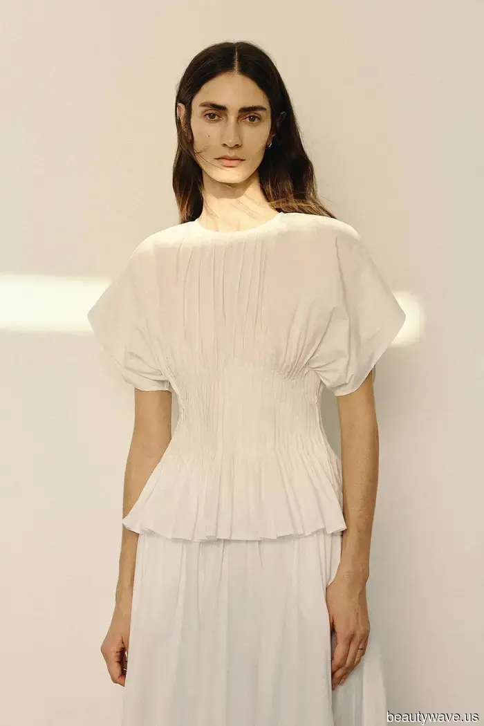 Los Mejores Tops Blancos para Usar Con Tus Jeans Esta Primavera, Punto