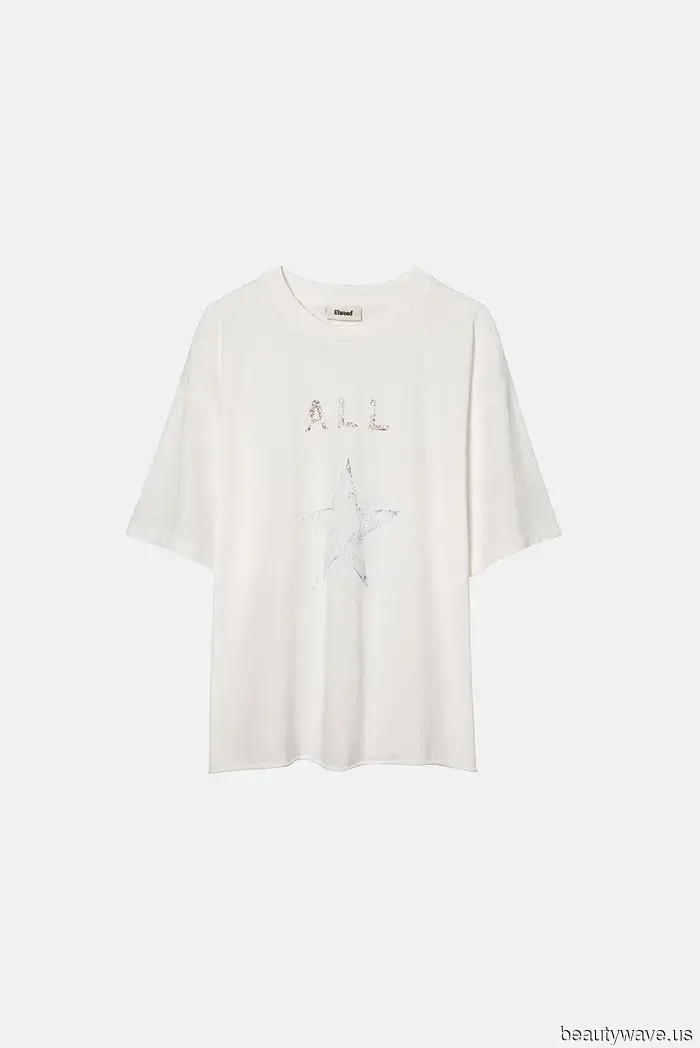 Йога-инструктор Хейли Бибер раскрывает свой капсульный гардероб для активного отдыха — и он отличный