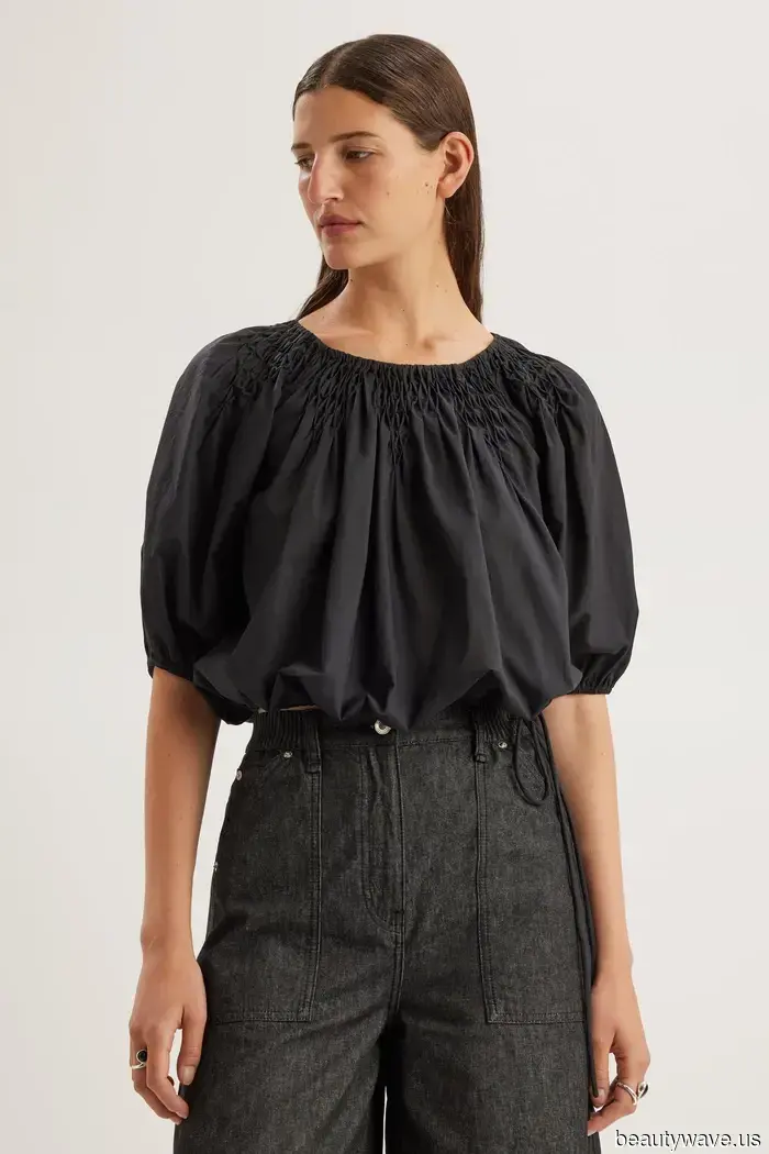 Soy una mamá fashion que trabaja en Nueva York&mdash;Estos son los tops elegantes que uso con jeans y pantalones.