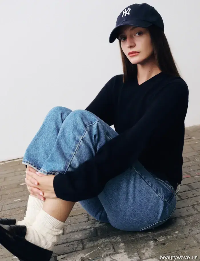 Извините, Crewnecks&mdash;*Это* базовый тренд свитеров, который наши редакторы ставят на первое место.