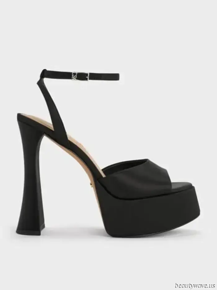 Ich dachte, Plateau-Schuhe seien vorbei, doch Margot Robbie hat gerade bewiesen, dass sie immer zu diesem Hosenstil passen