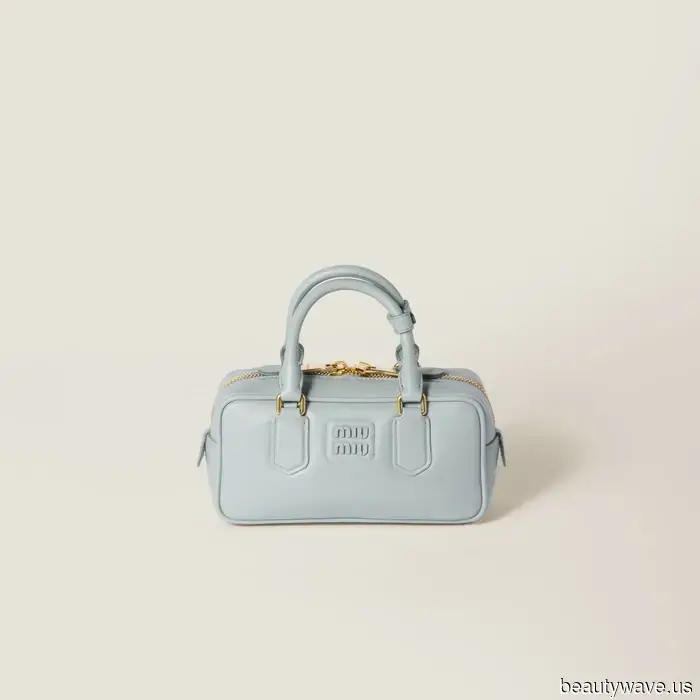 Pause the neutrals—this is the stylish color trend that fashionable girls are embracing this spring.