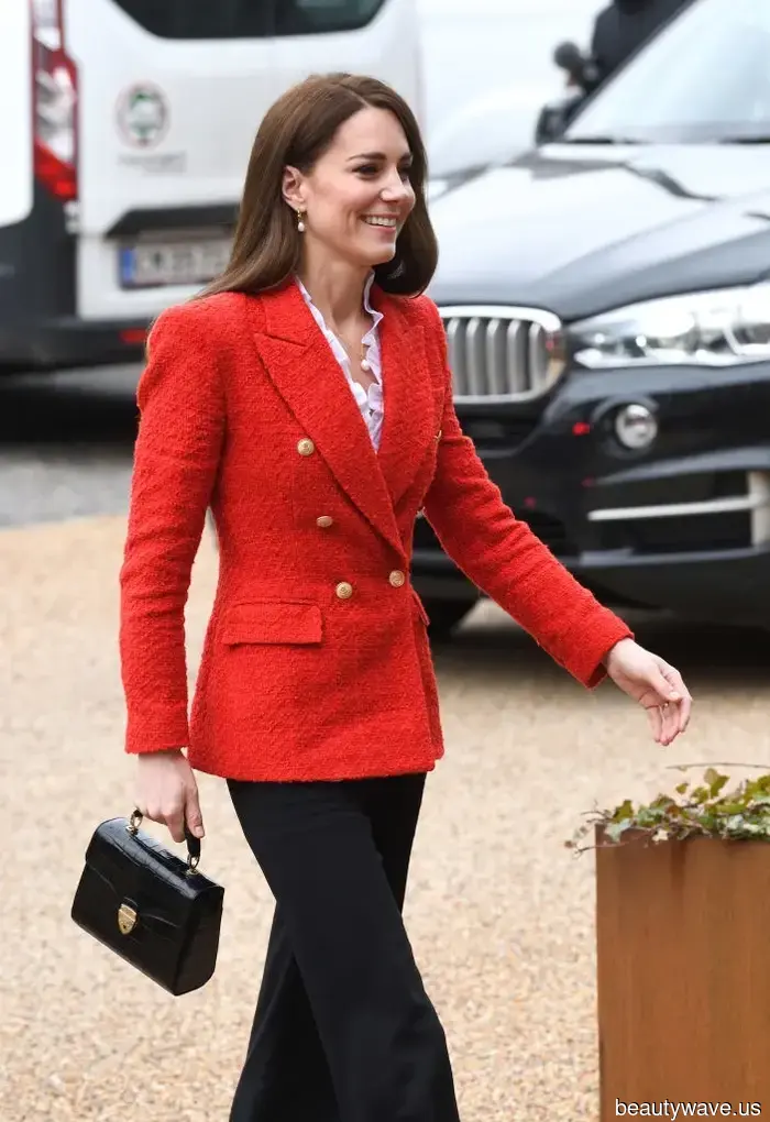 La borsa elegante e senza tempo di Kate Middleton è raramente in saldo—ora è scontata del 20% per il Black Friday