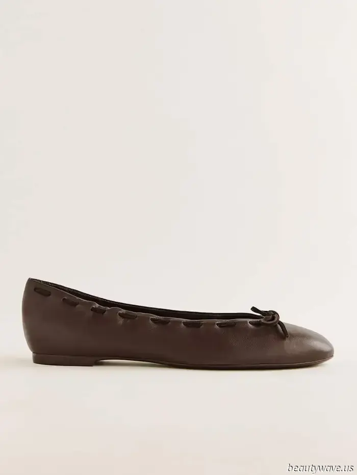 Spotted at the Ritz Paris: i parigini chic di tendenza con scarpe basse indossano capris, minigonne e jeans