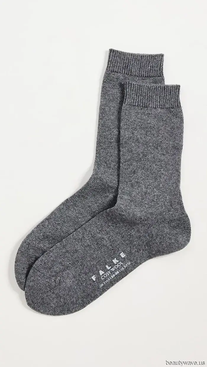 The 9 Trendiest Flat-Shoe Outfits for 2026