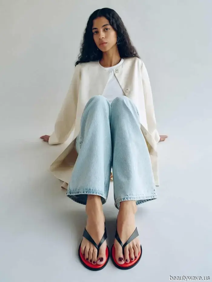 It’s confirmed: This summer shoe trend, favored by the Olsen twins, is being embraced by all fashion enthusiasts.