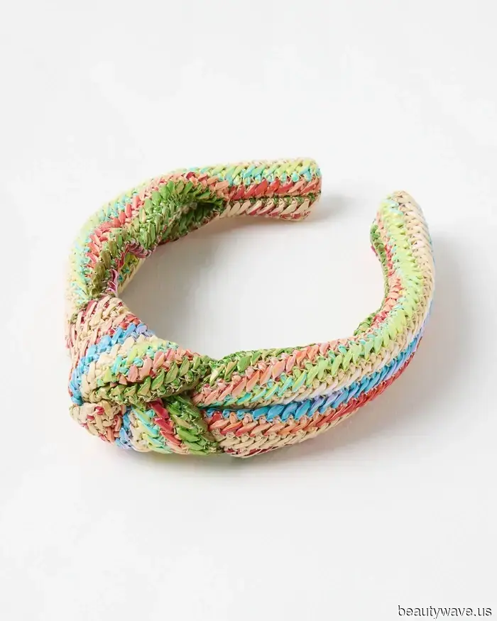 Observed: The Easy Method Trendy Individuals Are Using to Style Their Bobs at the Moment