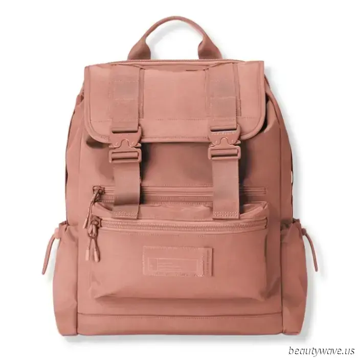 The Travel Essentials That Our Editors Rely On