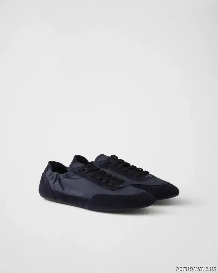 Aspetta e vedrai: tutti, ovunque, indosseranno questa inaspettata tendenza cromatica delle sneakers in 3, 2, 1...