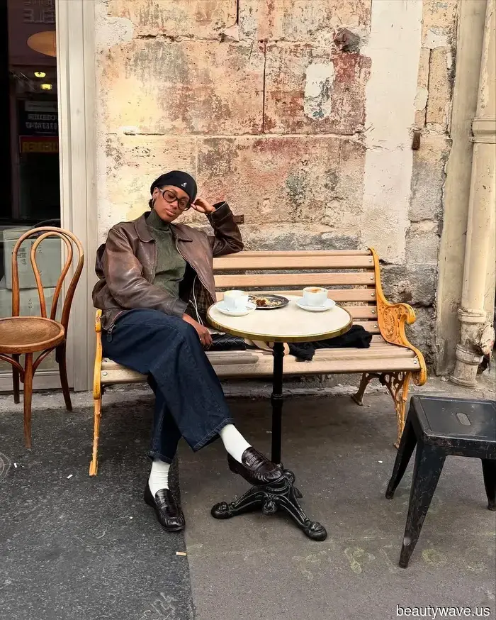 Not Ballet Flats, Not Sneakers—Everyone with Great Style is Currently Wearing These Shoes with Jeans.