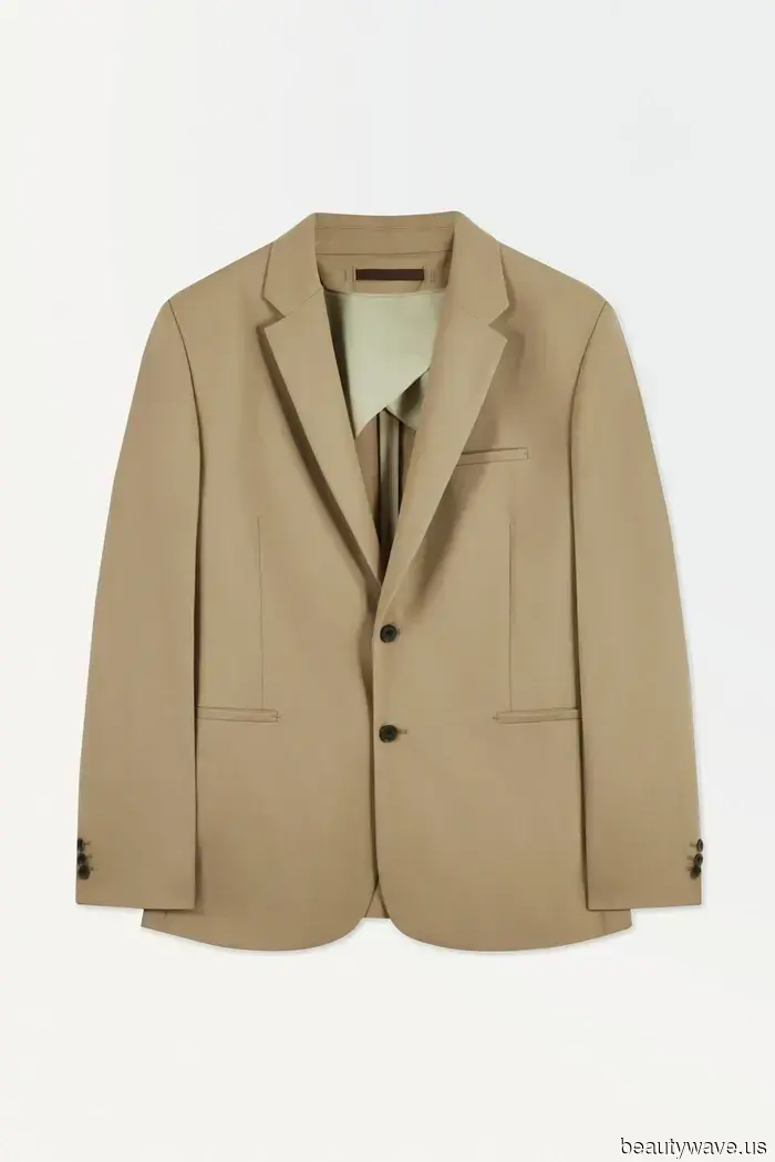 Apologies, Skinny Jeans—French Women Have Established That This Trouser Trend Is Far More Sophisticated.