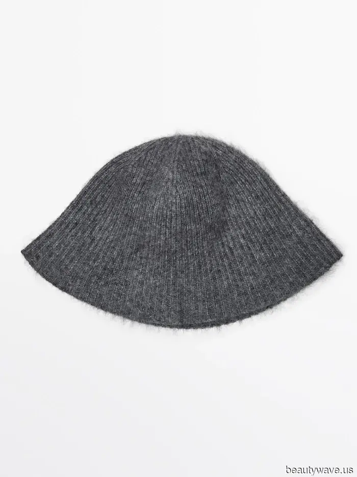 I would never wear a beanie—this trend of chicer winter hats is, in my view, the only stylish choice.