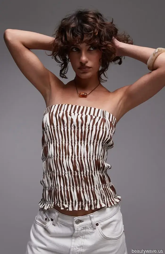 People are avoiding basic white tank tops in favor of a trend that enhances outfits significantly.