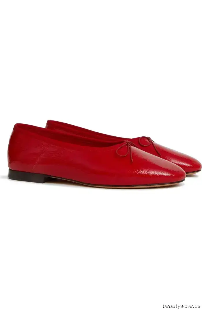 This is the color of ballet flats that fashion enthusiasts will purchase for the rest of 2025.