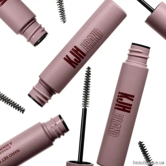 Dua Lipa Swears By These Beauty Editor-Approved Essentials for Effortless, Daily Makeup