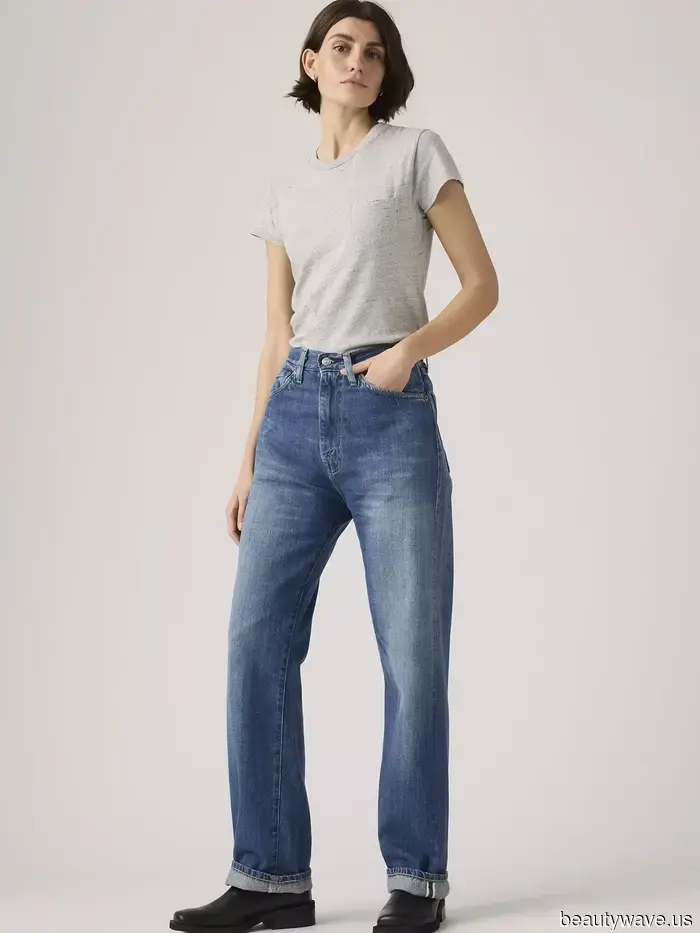 They're Here: The It Designer Flats That Trendy Girls Are Pairing With Levi's Jeans This Spring