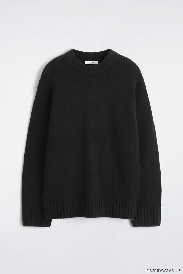 Ho appena risparmiato 1200 dollari acquistando questo maglione COS virale invece del suo riferimento di design.