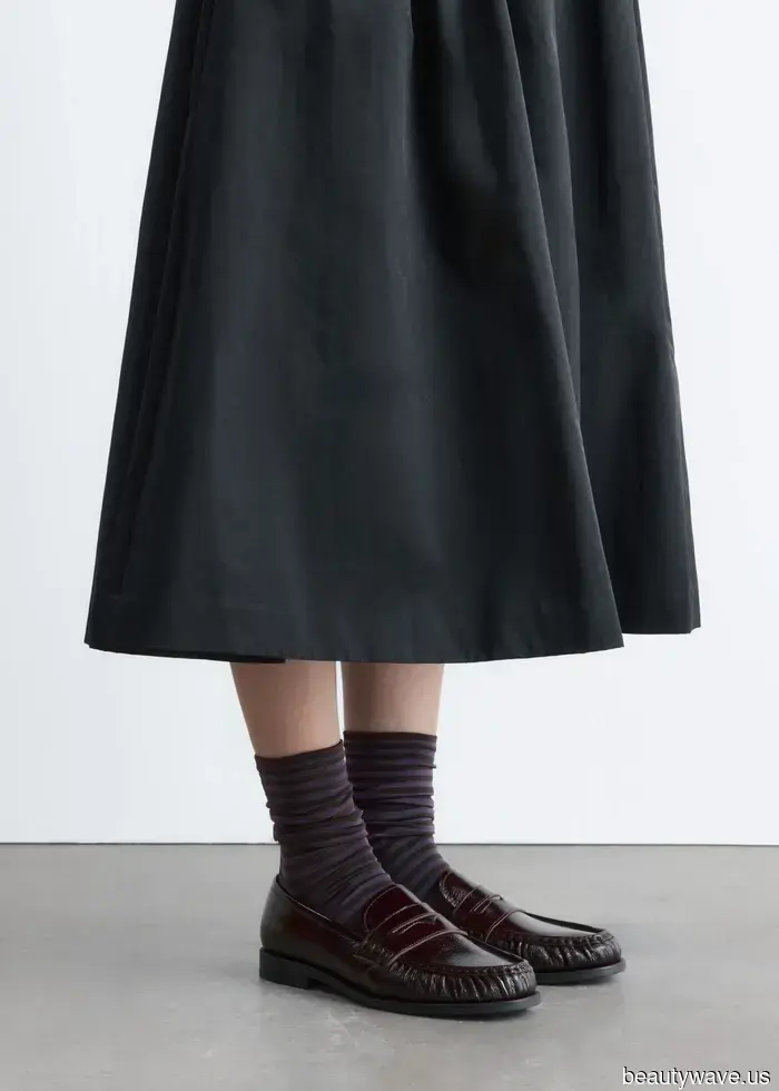 Ascoltami: Queste sono le 5 tendenze delle scarpe che le donne francesi indossano con i leggings nel 2026