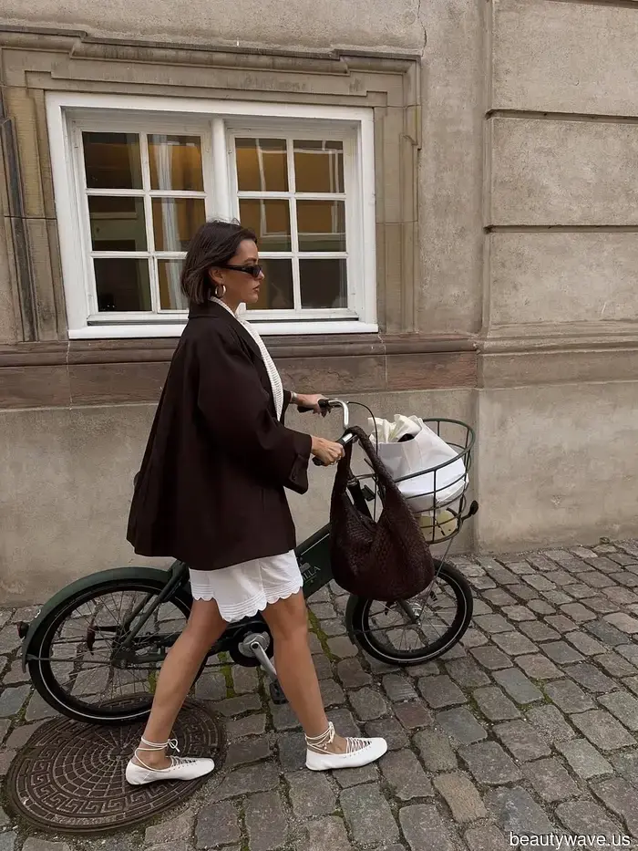 Ballet flats seem quite outdated compared to these 7 emerging trends in flat shoes.