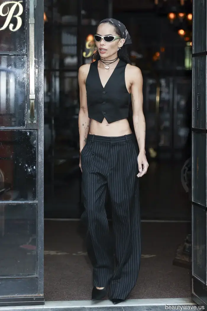 I realize I can’t be Zoë Kravitz, but I can certainly dress like her—6 fall outfits I’m replicating right away.