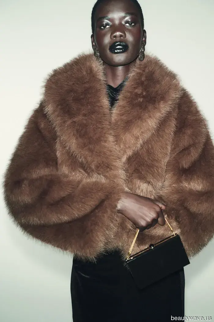 6 formule di outfit altamente specifiche che le persone di moda indossano per le uscite serali questo inverno