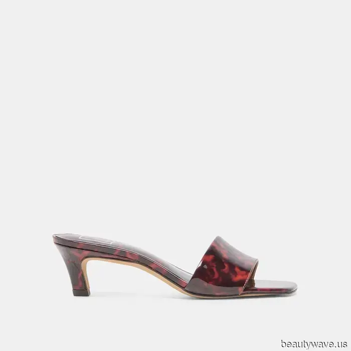 PSA: The Pant-and-Heel Ensemble Trendy Girls Are Sporting with Coach's Latest Must-Have Bag
