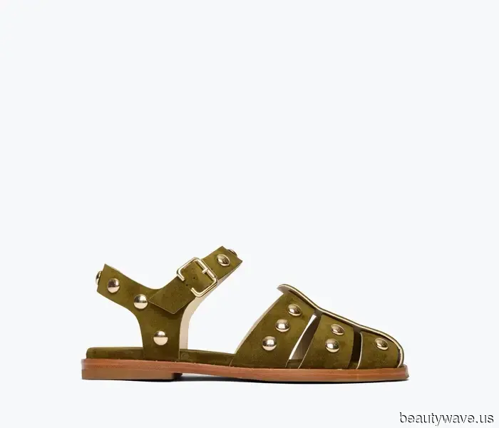 I work in fashion in NYC—here are the seven summer shoe trends featuring in my capsule wardrobe.