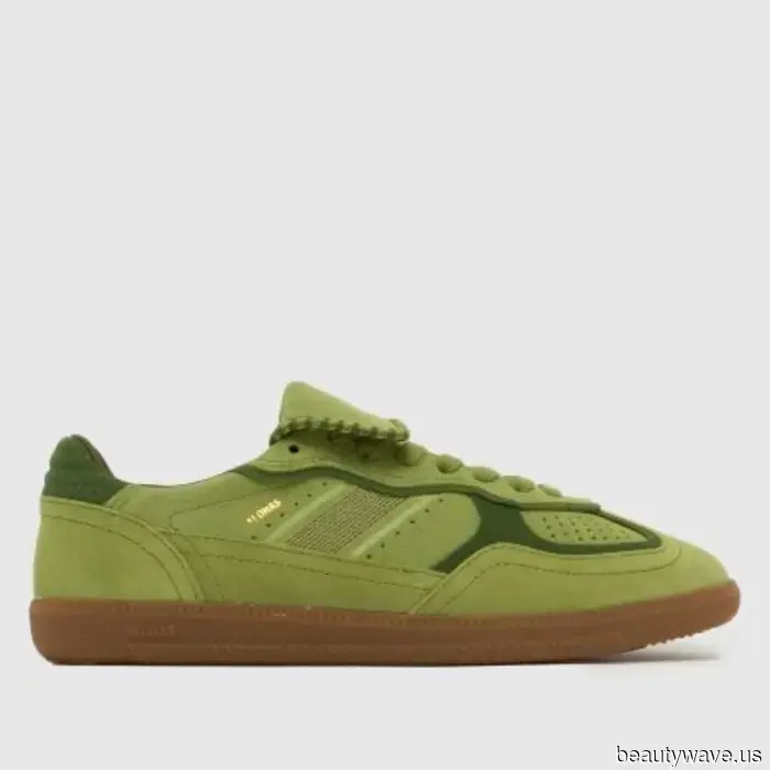 Entschuldigung, weiße Sneakers&mdash;Modebewusste Menschen wählen stattdessen diese 5 Sommerfarben.