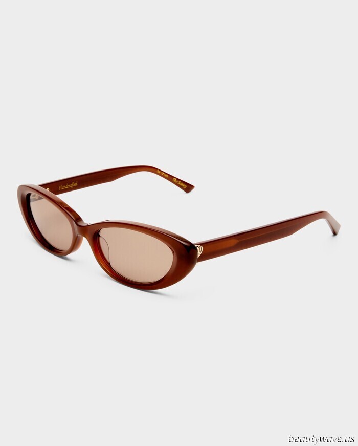 Whitney Port is the epitome of chic, and her new collaboration on sunglasses perfectly embodies that style—chic.
