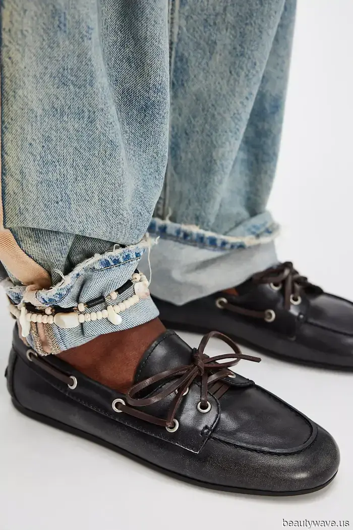 Wait—I've just noticed that the most stylish flat shoes share this particular detail.