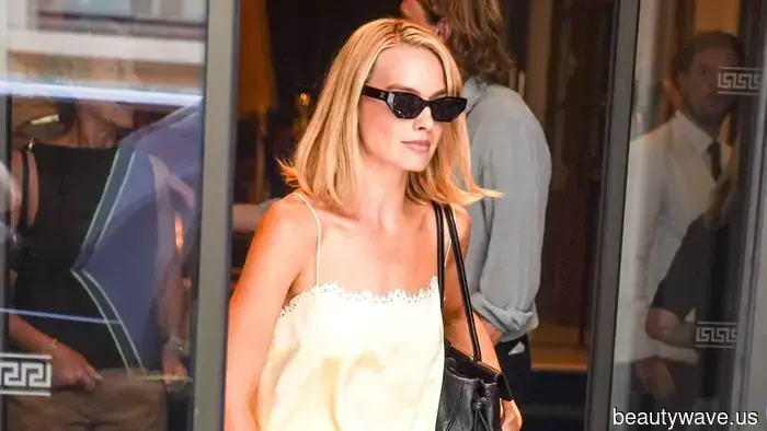 I'm Over Sandals—This Closed-Toe Shoe Is Just as Stylish with Skirts.
