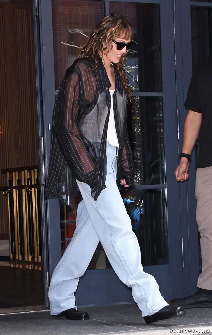 The "Barely-There" Look Has Returned—5 Tips to Perfect This Controversial Trend Beloved by Fashion Insiders for…