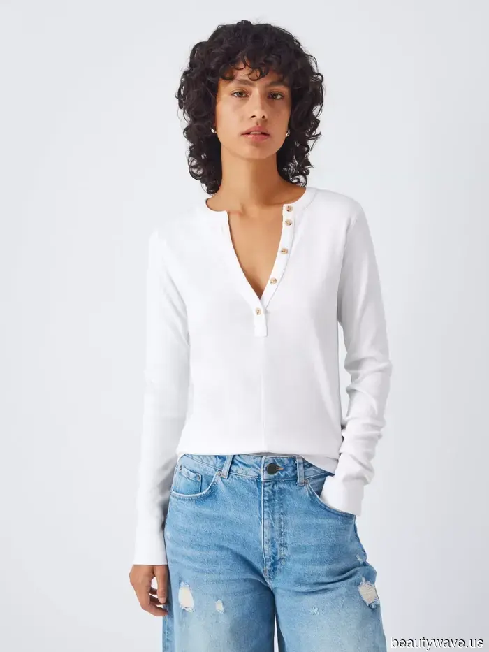 It-Girls in London und Paris sind sich einig: Dieser zeitlose Top-Trend lässt Jeans, Shorts und Röcke schicker aussehen.