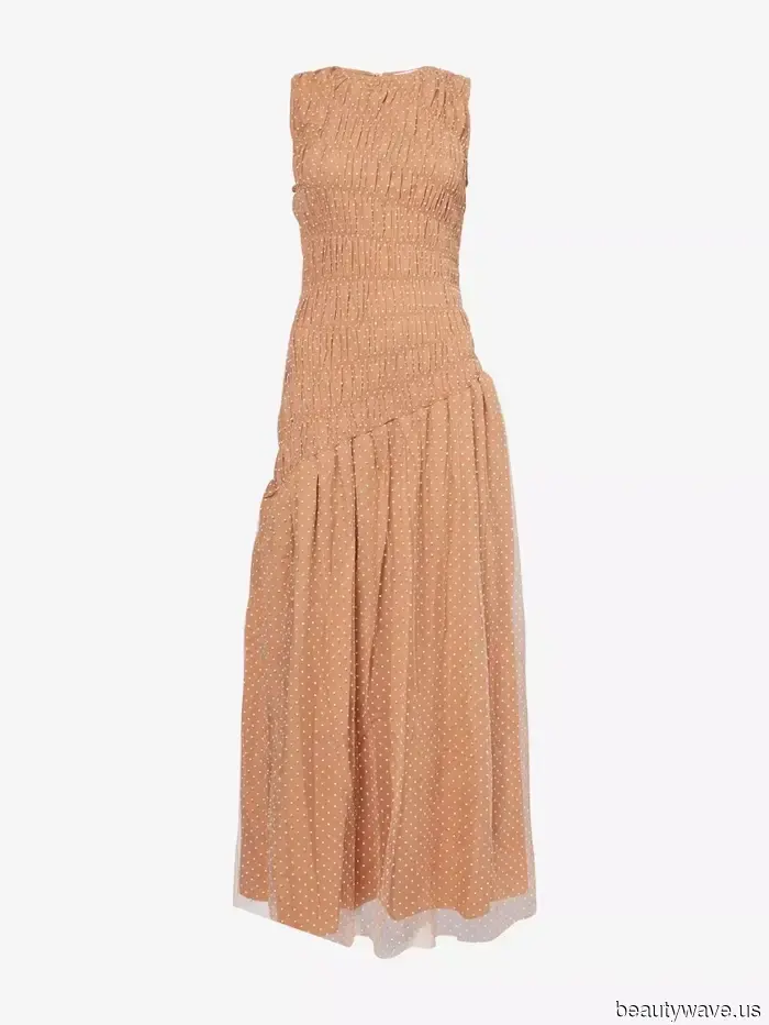 It's my responsibility to forecast trends—here are 7 summer purchases that can help you stay ahead of the fashion crowd.